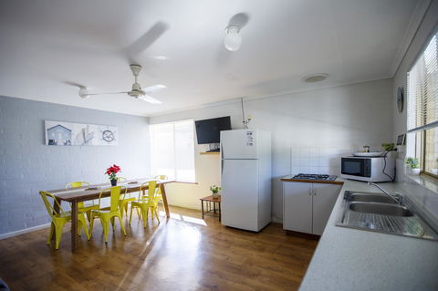 Shark Bay Seafront Apartments - Southport Accommodation 1