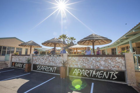 Shark Bay Seafront Apartments - Southport Accommodation 20