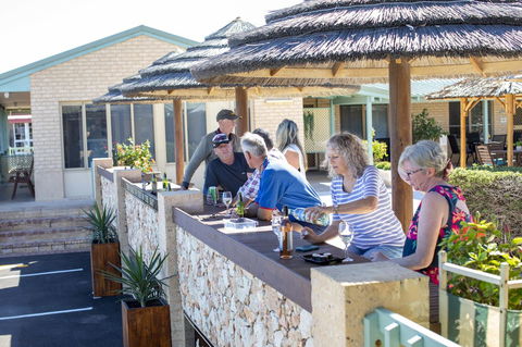 Shark Bay Seafront Apartments - Southport Accommodation 36
