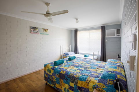 Shark Bay Seafront Apartments - Southport Accommodation 18