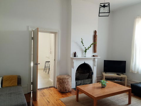 Captain\'s Heritage Cottage - Central Fremantle 2 Bedroom Historic Cottage - Southport Accommodation 10
