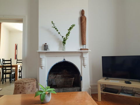 Captain\'s Heritage Cottage - Central Fremantle 2 Bedroom Historic Cottage - Southport Accommodation 8