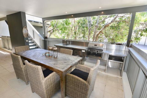 East On Byron - Accommodation Southport 11