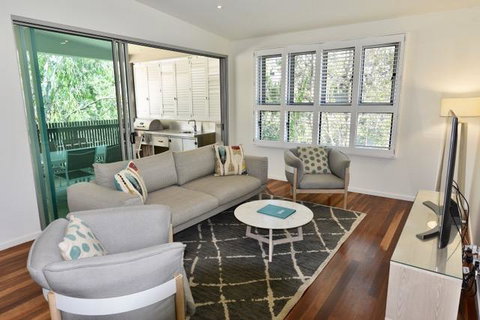 East On Byron - Accommodation Southport 25