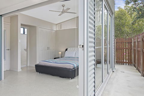 Crescent Head Spa Villa - Southport Accommodation 6