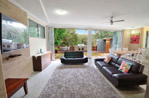Crescent Head Spa Villa - Southport Accommodation 23
