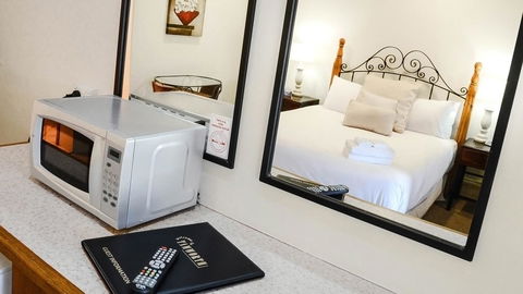 Almond Inn - Southport Accommodation 21