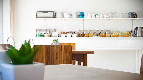 Almond Inn - Southport Accommodation 9