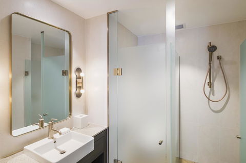The William Inglis Mgallery - Southport Accommodation 40