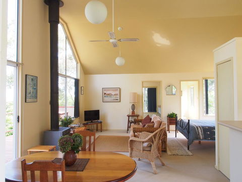 Bundle Hill Cottages - Southport Accommodation 6