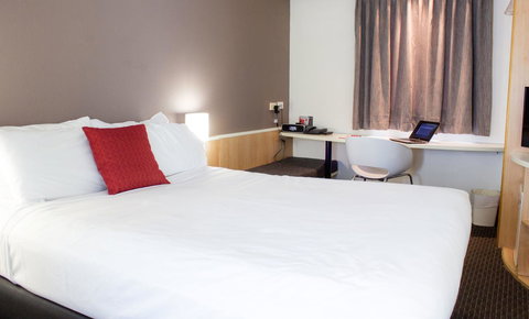 Ibis Newcastle - Accommodation Southport 3