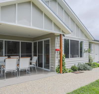 Armidale Cottage - Southport Accommodation
