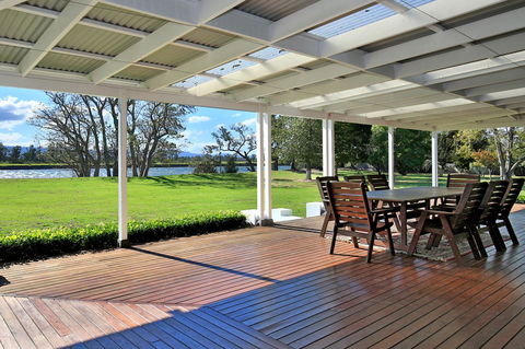 Terara Riverside Retreat - Southport Accommodation 1