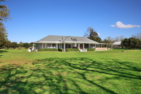Terara Riverside Retreat - Southport Accommodation 23