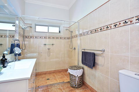 Terara Riverside Retreat - Southport Accommodation 15