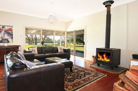 Terara Riverside Retreat - Southport Accommodation 0