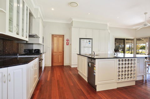 Terara Riverside Retreat - Southport Accommodation 8
