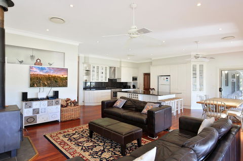 Terara Riverside Retreat - Southport Accommodation 6