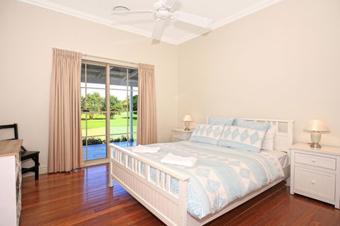 Terara Riverside Retreat - Southport Accommodation 11