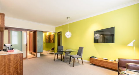 The Grace Hotel - Accommodation Southport 10