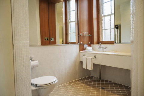 Sydney Harbour Hotel - Accommodation Southport 23