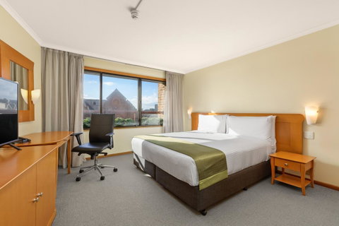 Sydney Harbour Hotel - Accommodation Southport 1