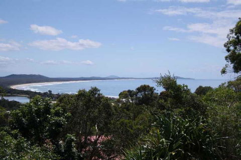 Coastwatch, 26 Comara Terrace - Southport Accommodation 0