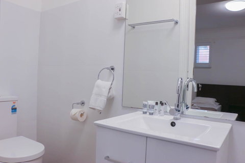 Glasgow Arms Hotel Ultimo - Accommodation Southport 2