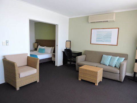 BASE Holidays - Ettalong Beach Premium Apartments - Southport Accommodation 9