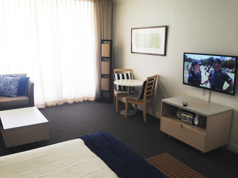 BASE Holidays - Ettalong Beach Premium Apartments - Southport Accommodation 40