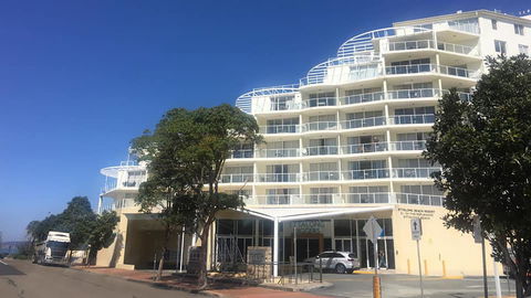 BASE Holidays - Ettalong Beach Premium Apartments - Southport Accommodation 0