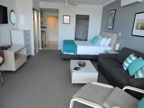 BASE Holidays - Ettalong Beach Premium Apartments - Southport Accommodation 18