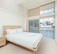 Waterfront Apartment on Sydney Harbour - Southport Accommodation