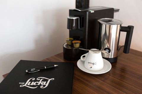 The Lucky Hotel - Southport Accommodation 9
