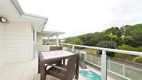 Pacific Blue, Salamander Bay - Southport Accommodation 19