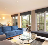 Villa De Saran located within Cypress Lakes - Southport Accommodation