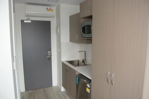Seranin | Gordon - Southport Accommodation 9