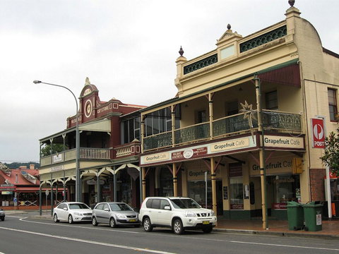 Red Waratah - Accommodation Southport 17