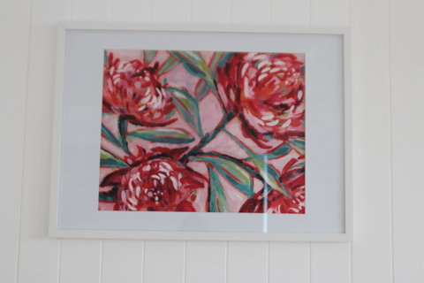 Red Waratah - Accommodation Southport 4