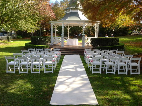 Red Waratah - Accommodation Southport 18