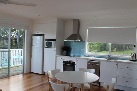Red Waratah - Accommodation Southport 8