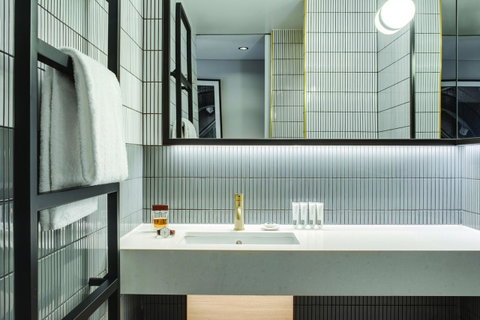 Vibe Hotel Sydney Darling Harbour - Accommodation Southport 3