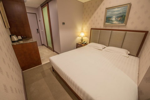 Megaboom City Hotel - Accommodation Southport 22