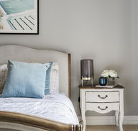 The Spa Cottage with HotTub Netflix  Stan - Southport Accommodation