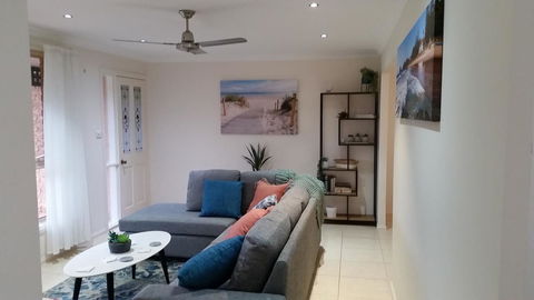 Twin Palms Holiday House At Lighthouse - Southport Accommodation 5