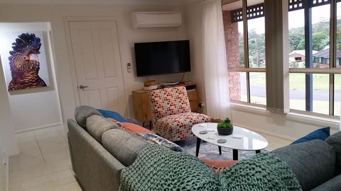 Twin Palms Holiday House At Lighthouse - Southport Accommodation 3