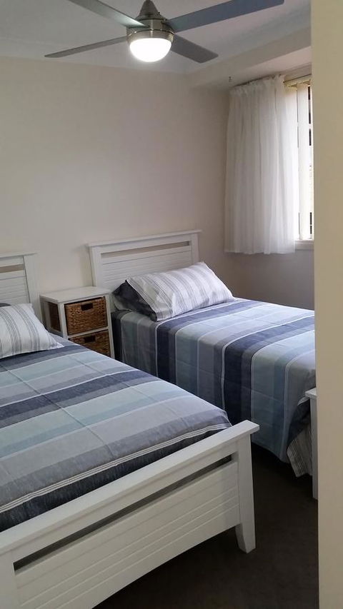 Twin Palms Holiday House At Lighthouse - Southport Accommodation 10