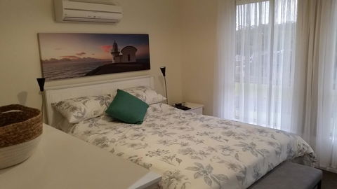 Twin Palms Holiday House At Lighthouse - Southport Accommodation 1