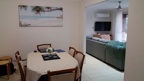 Twin Palms Holiday House At Lighthouse - Southport Accommodation 2
