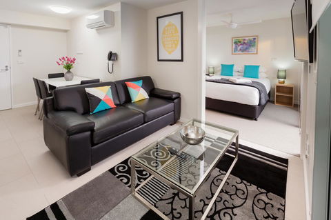 Hamilton Executive Apartments - Southport Accommodation 12